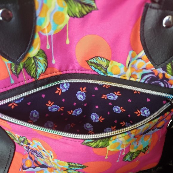 Pink/Black Painted Roses Handbag - Picture 3 of 11